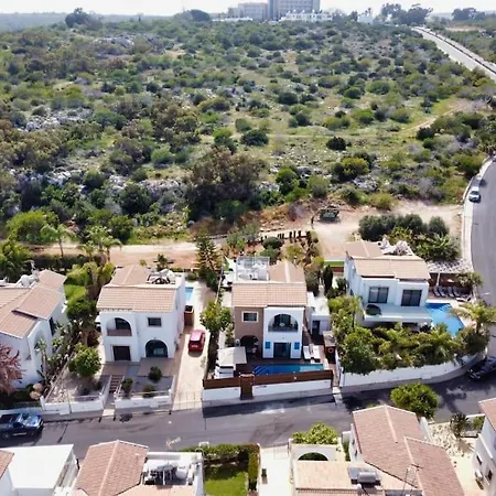 Villa Sunnyvillas: 4br Villa☆private Pool + Jacuzzi - Amelie Protaras