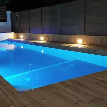 Sunnyvillas: 4br Villa☆private Pool + Jacuzzi - Amelie *