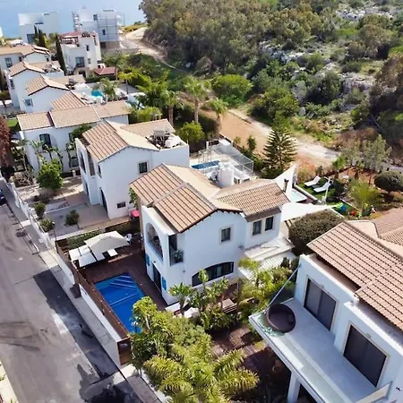 Villa Sunnyvillas: 4br Villa☆private Pool + Jacuzzi - Amelie Protaras