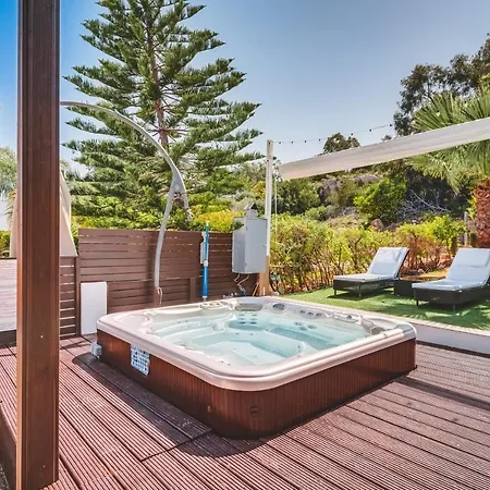 Villa Sunnyvillas: 4br Villa☆private Pool + Jacuzzi - Amelie *