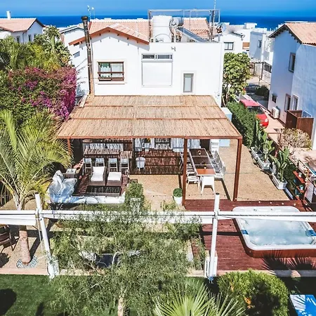 Sunnyvillas: 4br Villa☆private Pool + Jacuzzi - Amelie