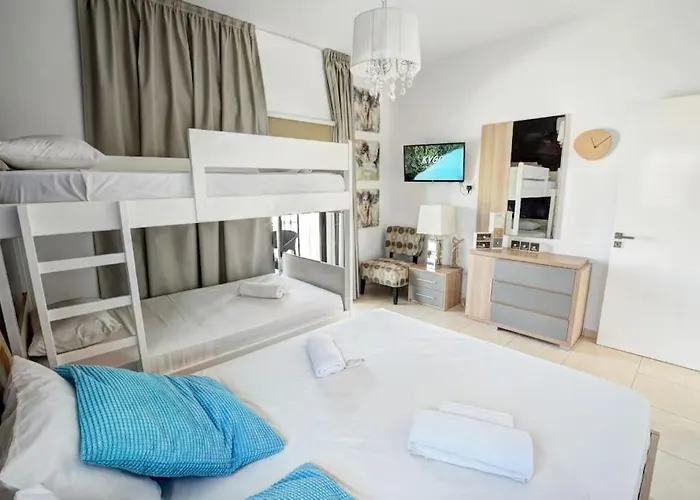 Sunnyvillas: 4br Villa☆private Pool + Jacuzzi - Amelie *