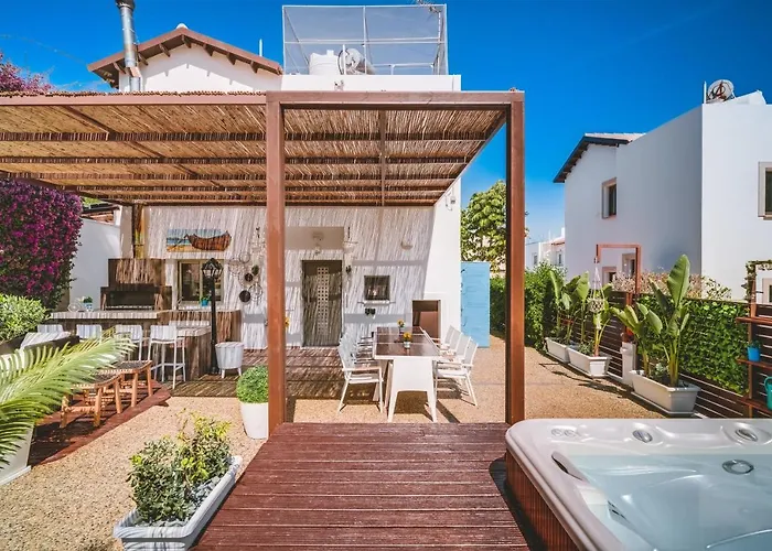 Villa Sunnyvillas: 4br Villa☆private Pool + Jacuzzi - Amelie