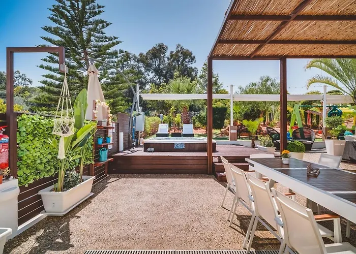 Sunnyvillas: 4br Villa☆private Pool + Jacuzzi - Amelie * Protaras