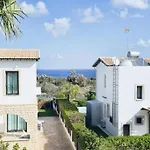 Willa Sunnyvillas: 4br Private Pool+jacuzzi+sauna Protaras