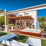Sunnyvillas: 4br Private Pool+jacuzzi+sauna Willa Protaras