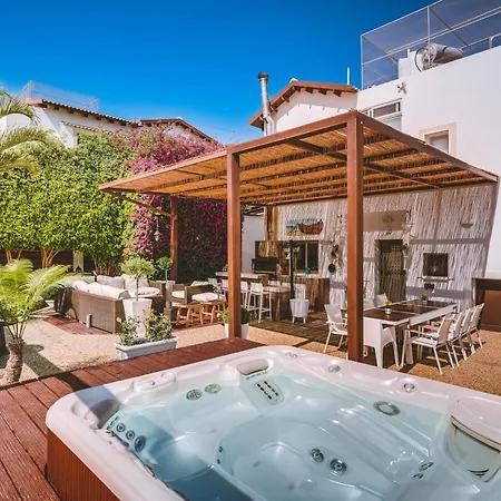 Sunnyvillas: 4br Private Pool+jacuzzi+sauna * Πρωταράς