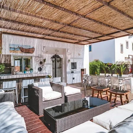 Sunnyvillas: 4br Private Pool+jacuzzi+sauna Πρωταράς