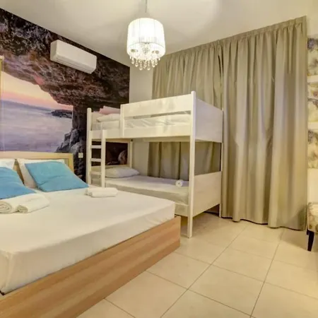 Sunnyvillas: 4br Private Pool+jacuzzi+sauna Πρωταράς