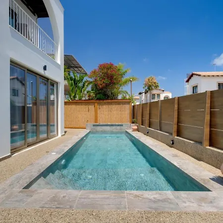 Sunnyvillas: 4br Private Pool+jacuzzi+sauna Βίλα Πρωταράς