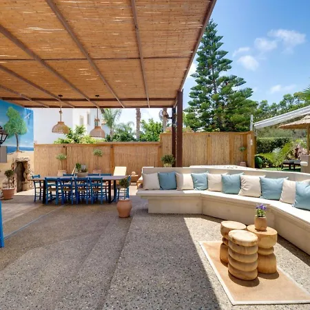 Sunnyvillas: 4br Private Pool+jacuzzi+sauna Πρωταράς