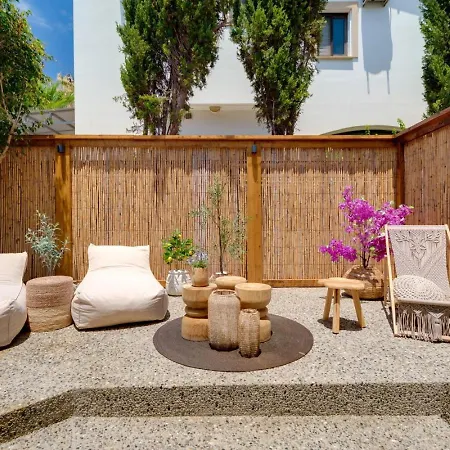 Sunnyvillas: 4br Private Pool+jacuzzi+sauna Πρωταράς