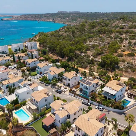 Vila Sunnyvillas: 4br Private Pool+jacuzzi+sauna Protaras