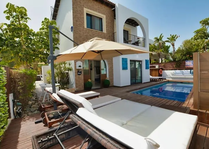 Sunnyvillas: 4br Villa☆private Pool + Jacuzzi - Amelie *