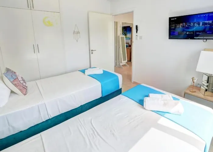 Sunnyvillas: 4br Villa☆private Pool + Jacuzzi - Amelie Вилла *