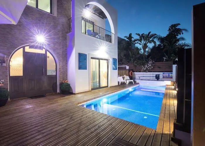 ヴィラ Sunnyvillas: 4br Villa☆private Pool + Jacuzzi - Amelie