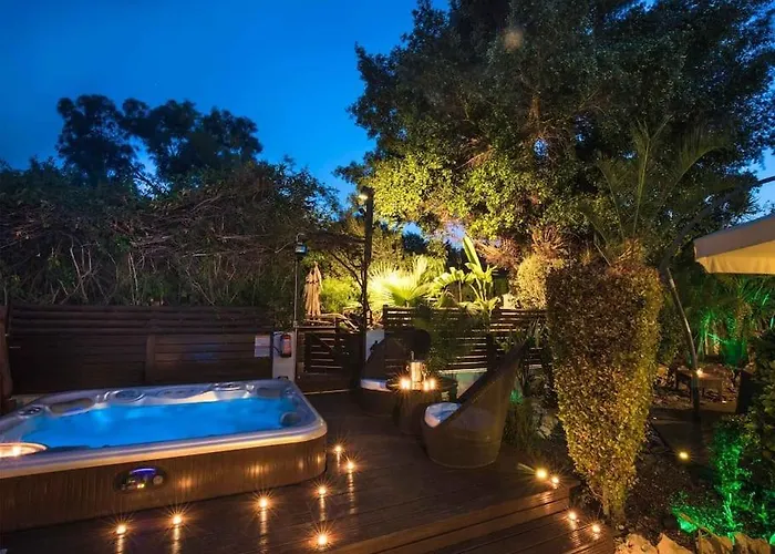 Sunnyvillas: 4br Villa☆private Pool + Jacuzzi - Amelie Вилла