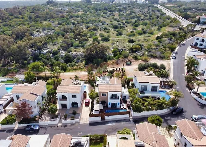 ヴィラ Sunnyvillas: 4br Villa☆private Pool + Jacuzzi - Amelie プロタラス