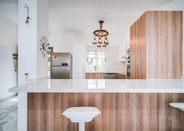 Вилла Sunnyvillas: 4br Villa☆private Pool + Jacuzzi - Amelie *