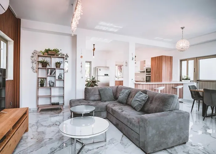 Вилла Sunnyvillas: 4br Villa☆private Pool + Jacuzzi - Amelie *