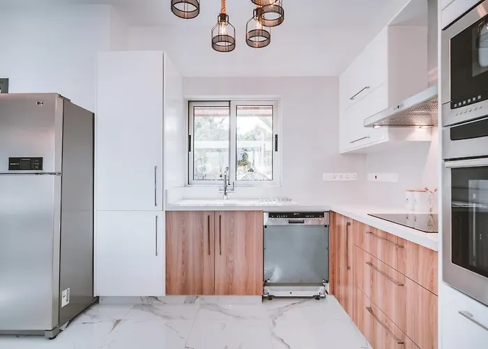 Вилла Sunnyvillas: 4br Villa☆private Pool + Jacuzzi - Amelie Протарас