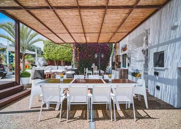 ヴィラ Sunnyvillas: 4br Villa☆private Pool + Jacuzzi - Amelie プロタラス