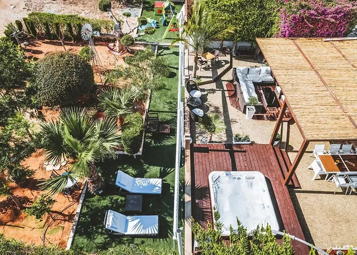 Sunnyvillas: 4br Villa☆private Pool + Jacuzzi - Amelie ヴィラ