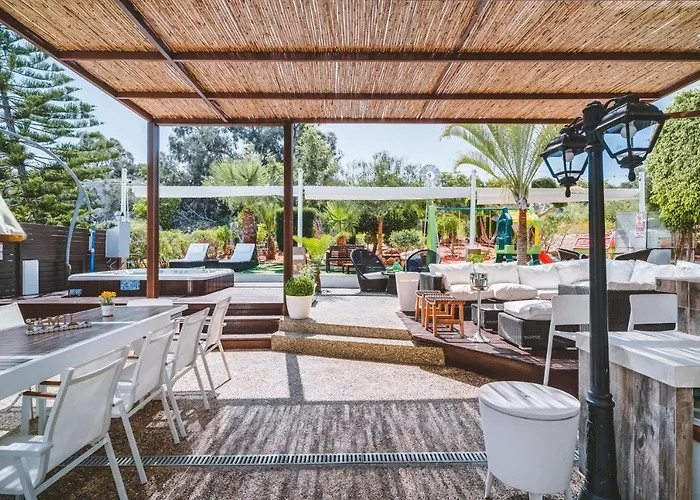 Sunnyvillas: 4br Villa☆private Pool + Jacuzzi - Amelie *