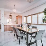 Sunnyvillas: 4br Private Pool+jacuzzi+sauna * Protaras