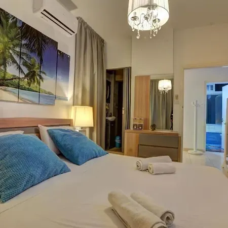 Villa Sunnyvillas: 4br Villa☆private Pool + Jacuzzi - Amelie Protaras