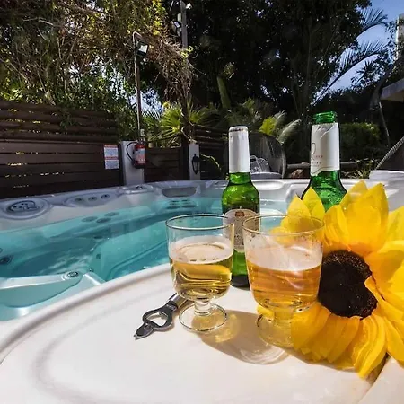 Villa Sunnyvillas: 4br Villa☆private Pool + Jacuzzi - Amelie *