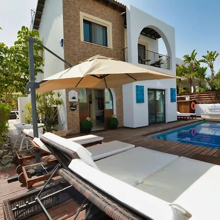 Sunnyvillas: 4br Villa☆private Pool + Jacuzzi - Amelie *